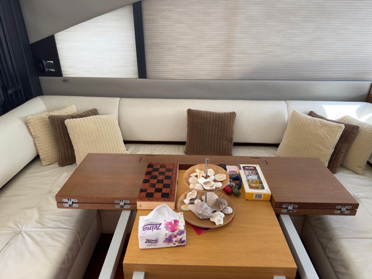 2010 Fairline 59 