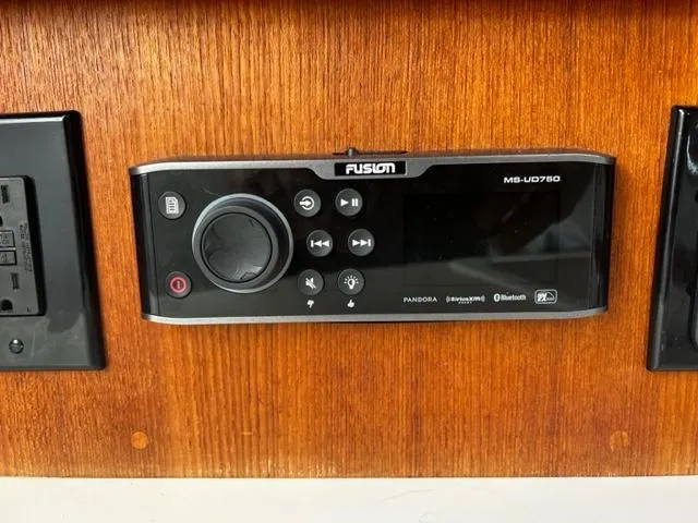 Reel Addiction Yacht Photos Pics 