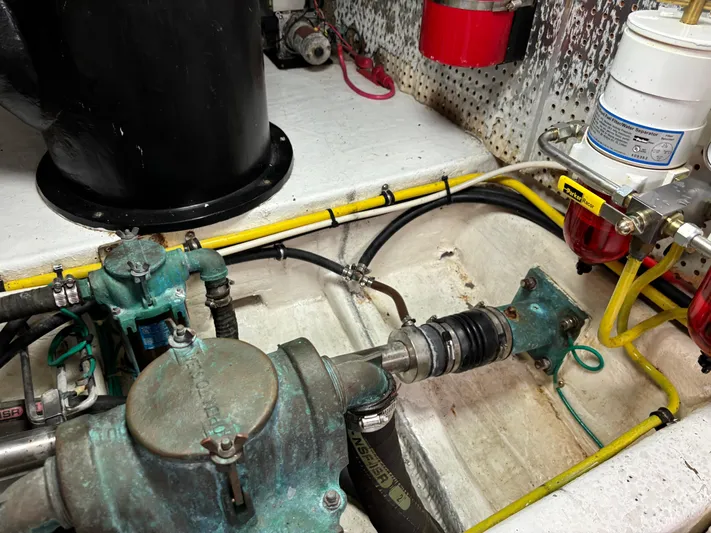 Adagio Yacht Photos Pics Engine room of 2005 Jefferson Rivanna 50 SDMY with visible components and wiring.