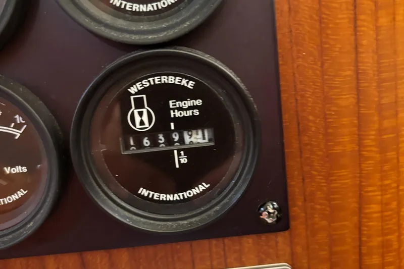 Adagio Yacht Photos Pics 