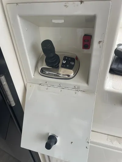 Play Craft Yacht Photos Pics Cockpit Control