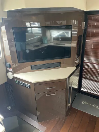 Play Craft Yacht Photos Pics Salon Entertainment Center