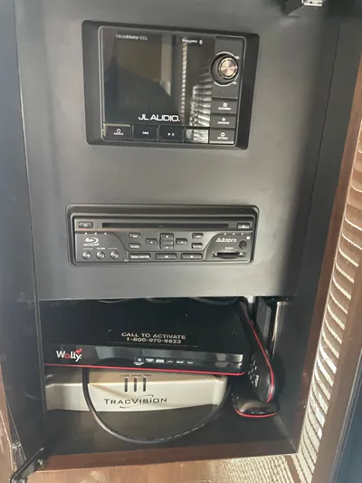 Play Craft Yacht Photos Pics Salon Entertainment Center