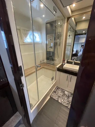 Play Craft Yacht Photos Pics Master Shower