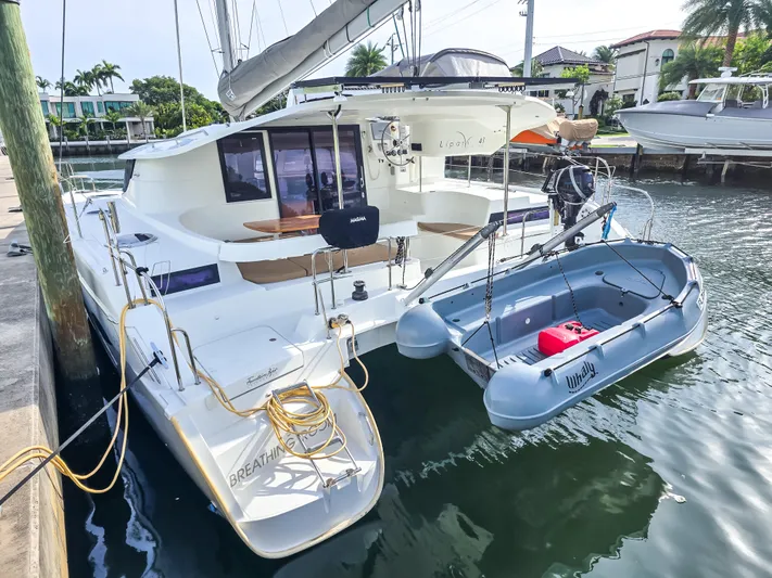 Breathing Room Yacht Photos Pics 