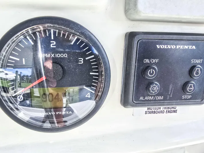 Breathing Room Yacht Photos Pics 