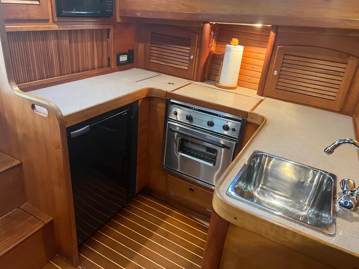 Songbird Yacht Photos Pics 