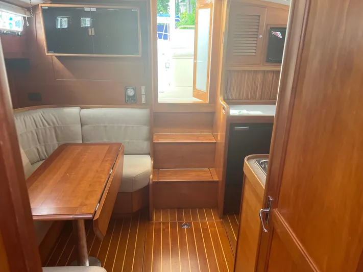 Songbird Yacht Photos Pics 