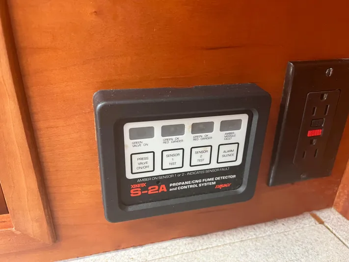 Songbird Yacht Photos Pics 