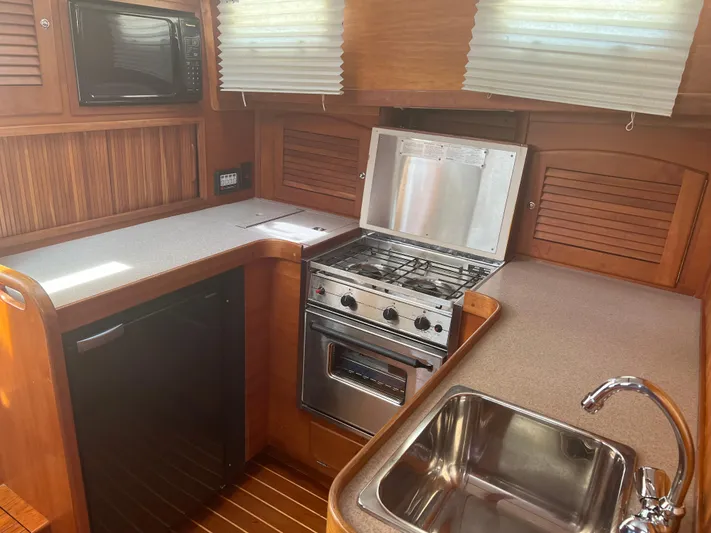 Songbird Yacht Photos Pics 