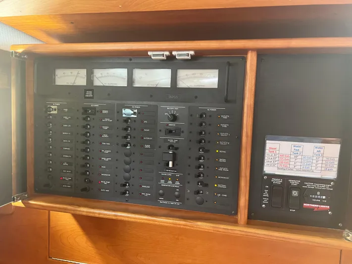 Songbird Yacht Photos Pics 