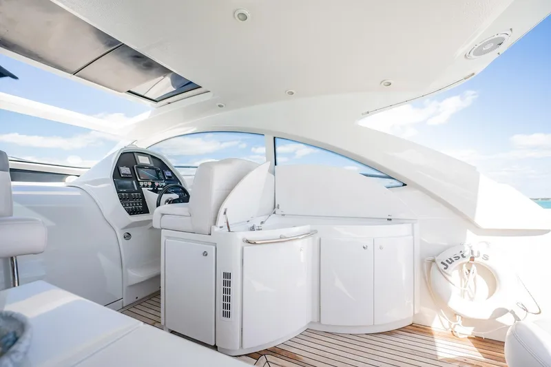 Justus Yacht Photos Pics 