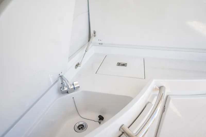 Justus Yacht Photos Pics 