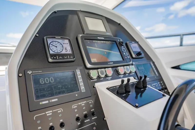 Justus Yacht Photos Pics 