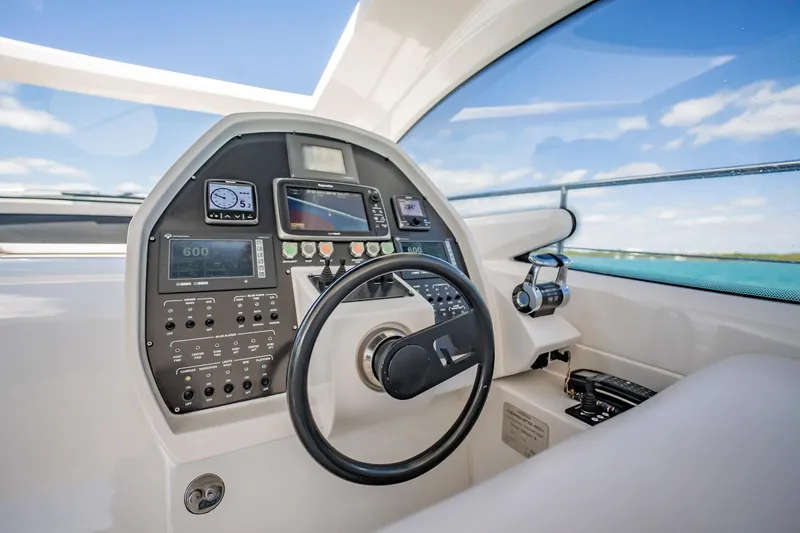 Justus Yacht Photos Pics 