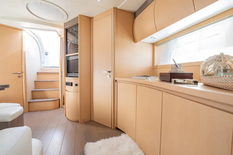 Justus Yacht Photos Pics 