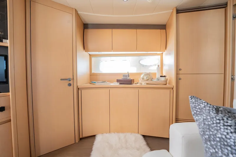 Justus Yacht Photos Pics 