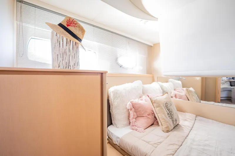 Justus Yacht Photos Pics 