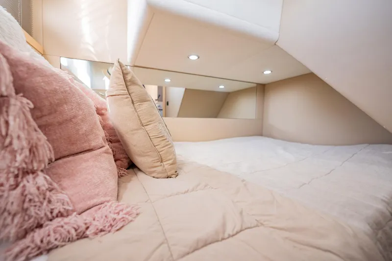 Justus Yacht Photos Pics 