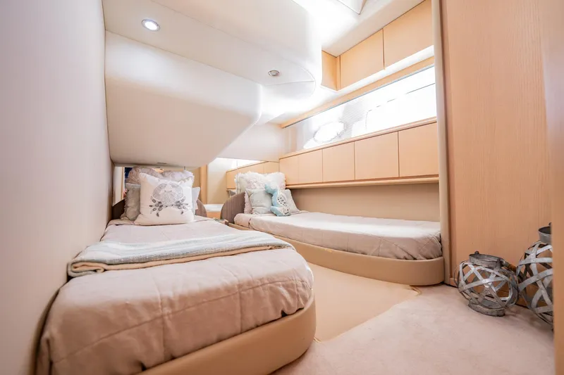 Justus Yacht Photos Pics 