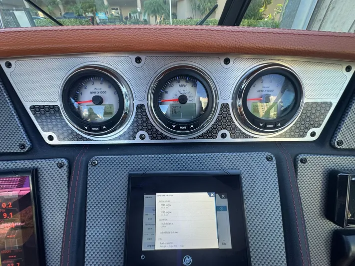  Yacht Photos Pics 2022 CRUISERS YACHTS 338 OB SOUTH BEACH EDITION - Image 19