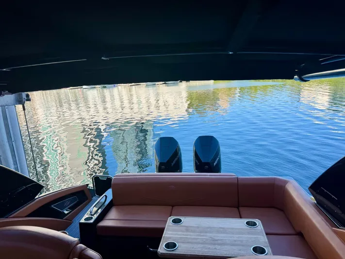  Yacht Photos Pics 2022 CRUISERS YACHTS 338 OB SOUTH BEACH EDITION - Image 43