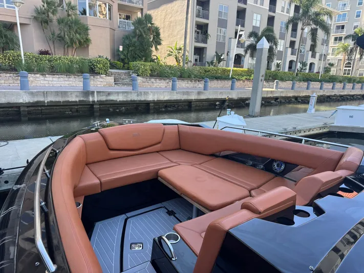  Yacht Photos Pics 2022 CRUISERS YACHTS 338 OB SOUTH BEACH EDITION - Image 34