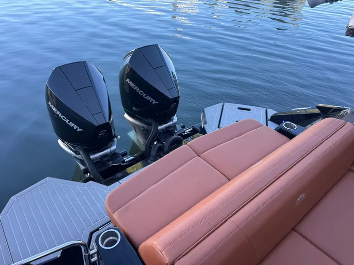  Yacht Photos Pics 2022 CRUISERS YACHTS 338 OB SOUTH BEACH EDITION - Image 53