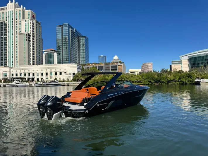  Yacht Photos Pics 2022 CRUISERS YACHTS 338 OB SOUTH BEACH EDITION - Image 9