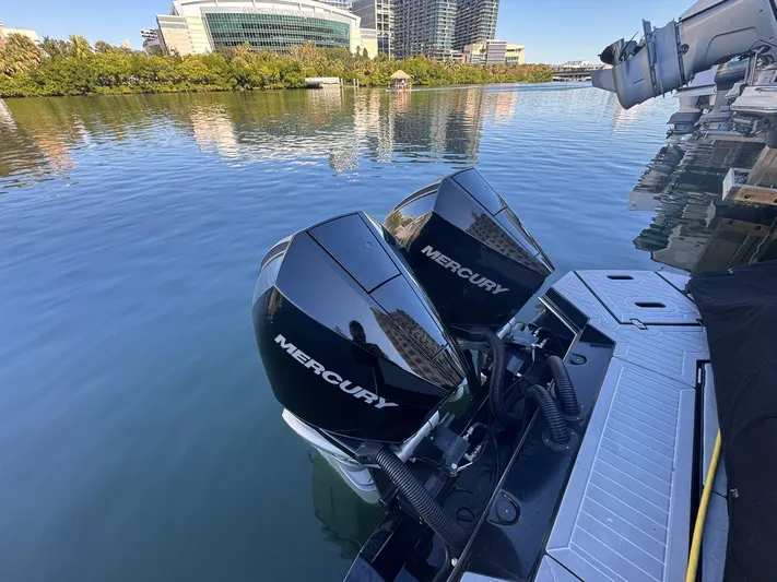  Yacht Photos Pics 2022 CRUISERS YACHTS 338 OB SOUTH BEACH EDITION - Image 54