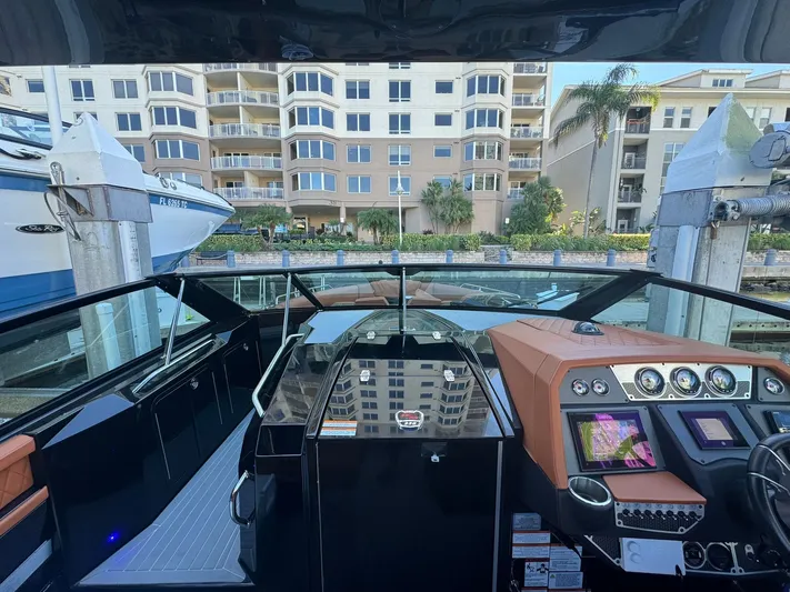  Yacht Photos Pics 2022 CRUISERS YACHTS 338 OB SOUTH BEACH EDITION - Image 13