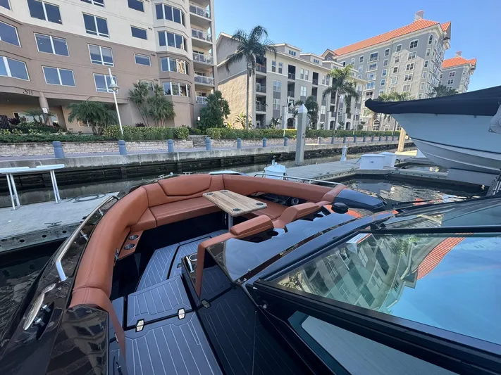  Yacht Photos Pics 2022 CRUISERS YACHTS 338 OB SOUTH BEACH EDITION - Image 27