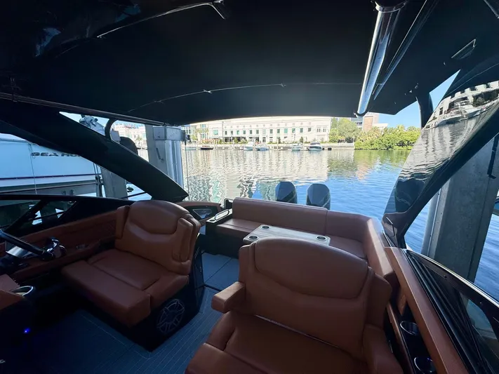  Yacht Photos Pics 2022 CRUISERS YACHTS 338 OB SOUTH BEACH EDITION - Image 26