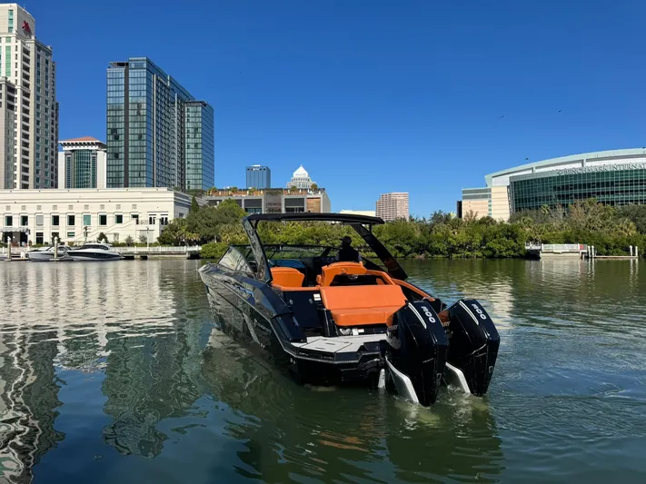  Yacht Photos Pics 2022 CRUISERS YACHTS 338 OB SOUTH BEACH EDITION - Image 6