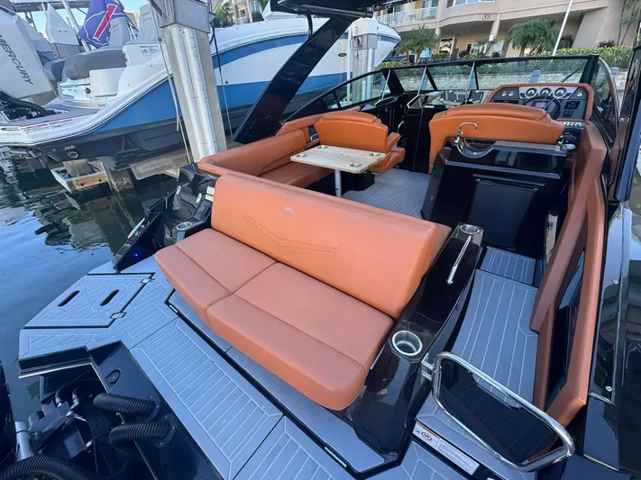  Yacht Photos Pics 2022 CRUISERS YACHTS 338 OB SOUTH BEACH EDITION - Image 45