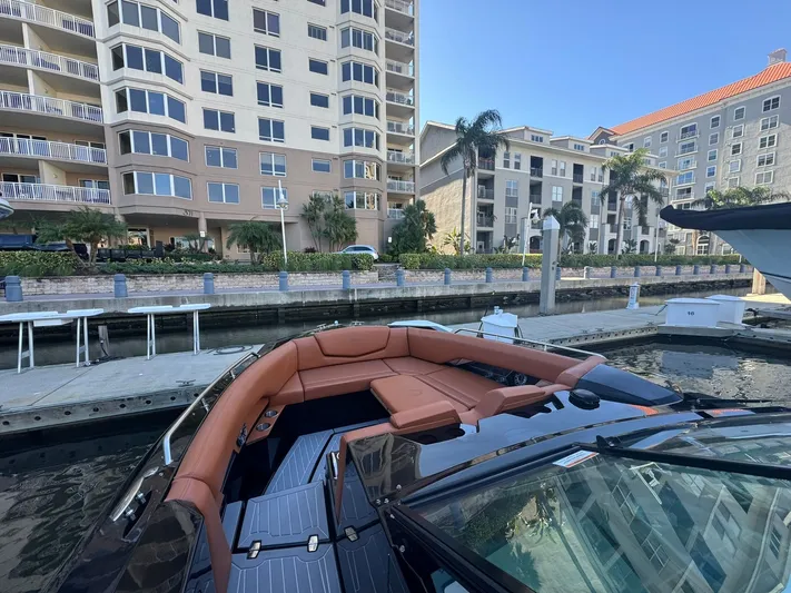  Yacht Photos Pics 2022 CRUISERS YACHTS 338 OB SOUTH BEACH EDITION - Image 32