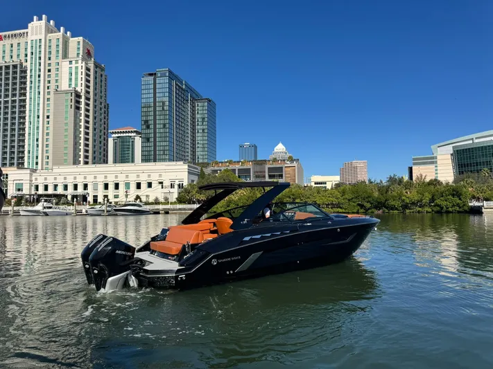  Yacht Photos Pics 2022 CRUISERS YACHTS 338 OB SOUTH BEACH EDITION - Image 10