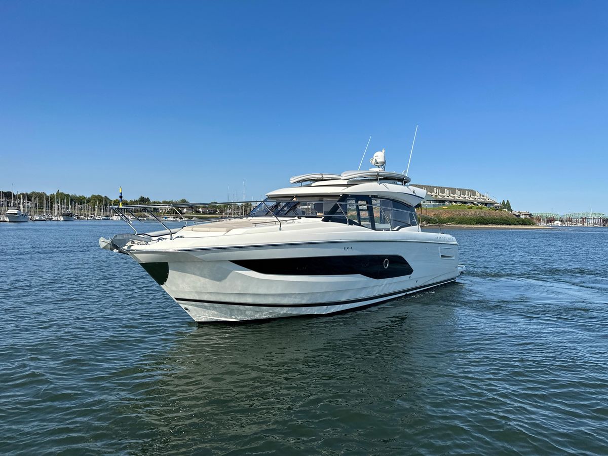 2021 Prestige 42 