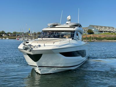 Yacht