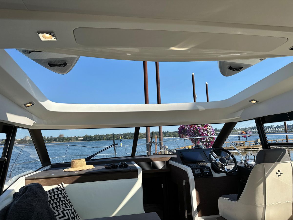 2021 Prestige 42 
