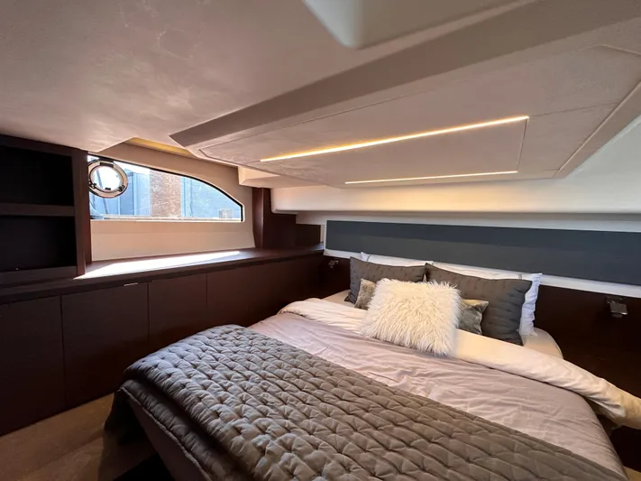 Meanwhile Yacht Photos Pics Luxurious bedroom interior of 2021 Prestige 420 S yacht with modern design.