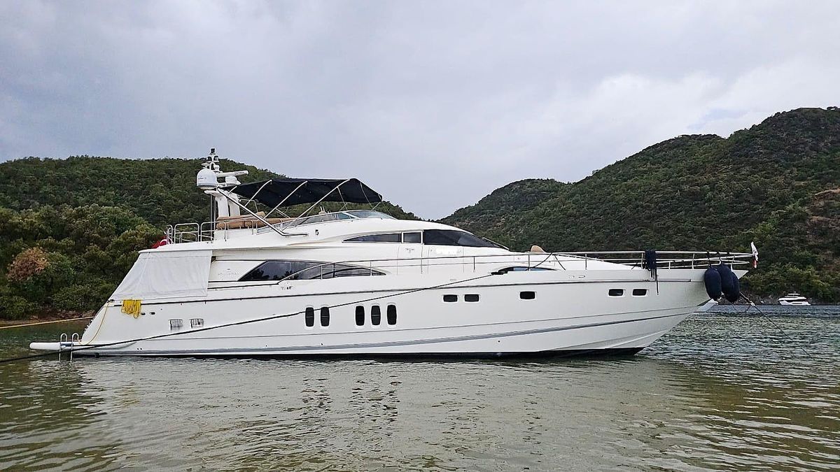 2004 Fairline 74 