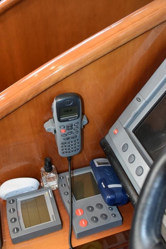 2004 Fairline 74 