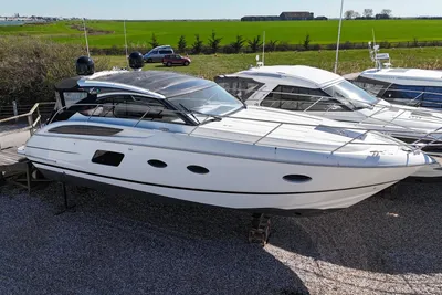 2015 Princess V39