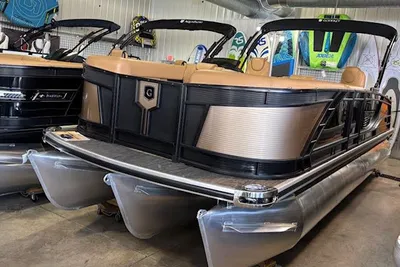 Godfrey Monaco 235DFL Luxury Full Tritoon