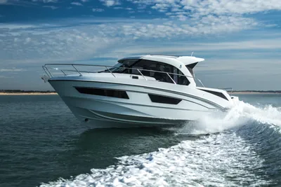 2018 Beneteau Antares 9 OB