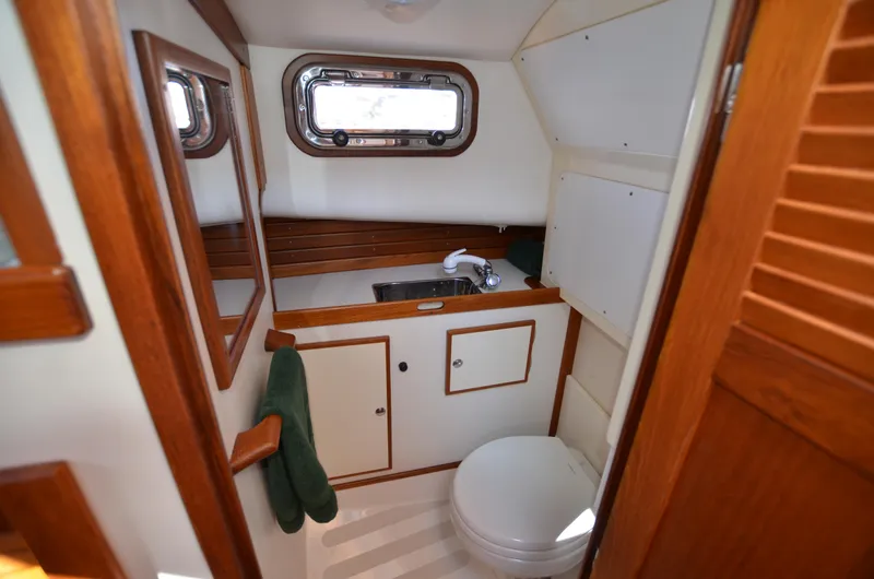 La Serenissima Yacht Photos Pics Head