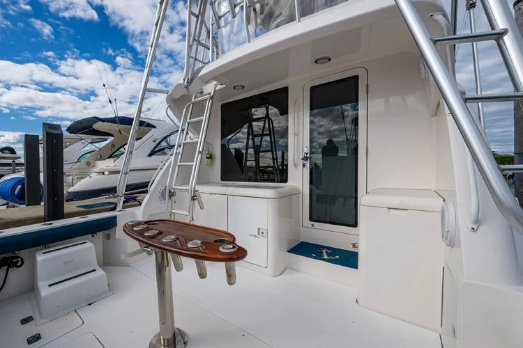 Vet Billz Yacht Photos Pics 2001 Bertram 390 - Image 11