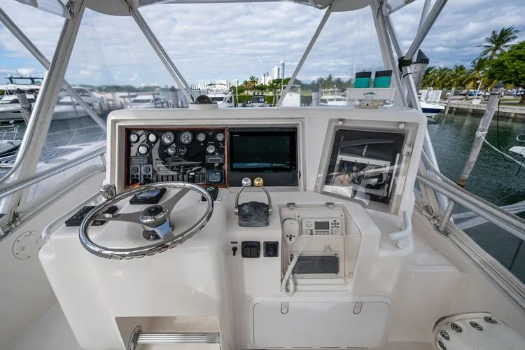 Vet Billz Yacht Photos Pics 2001 Bertram 390 - Image 14