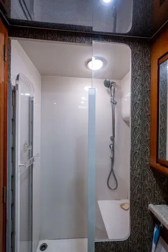 Vet Billz Yacht Photos Pics 2001 Bertram 390 - Image 37